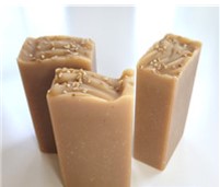 Load image into Gallery viewer, Handmade Honey &amp; Turmeric Soap (1) Bar
